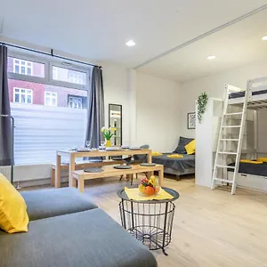 Studio Loft With Walk-in Rain-shower Apartment Hamburg