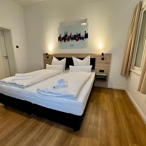 Hopfenhotel Am Adenauerufer Hotell
